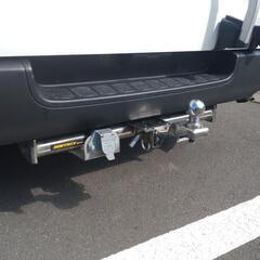 【レンタカーで格安引っ越し】ハイエース大型ルーフキャリア、ラダー装備　バイクや除雪機の運搬・建築業などのお仕事に・スノーモービルやマリンジェット牽引に　ヒッチメンバー装備 − 北海道