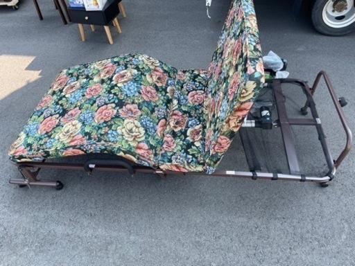 値下げしました。⭐︎未使用品　折りたたみ電動リクライニング　シングルベッド　花柄