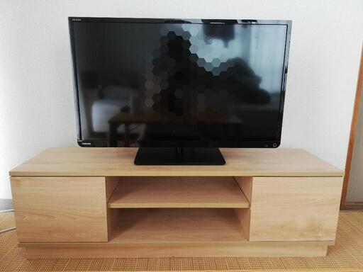 東芝32型液晶テレビとテレビ台