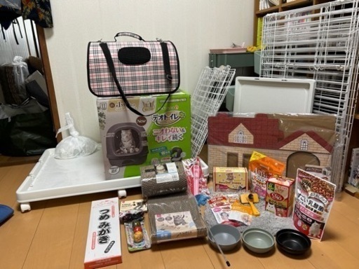 3段ケージ、トイレ、キャリーほぼ新品セット値下げ！！！！