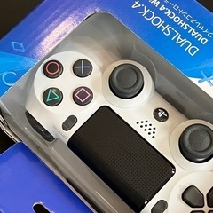 コントローラー2個付き！プレイステーション4  ps4 本体・コントローラーセットの画像