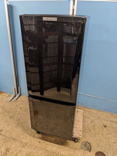(売約済み)三菱 146L LED照明 ラウンドカットデザイン 耐熱トップテーブル 2ドア 冷蔵庫 2016年製 MR-P15Z-B