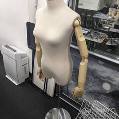 中古（訳アリ）　トルソー　マネキン　女性型　神田店舗