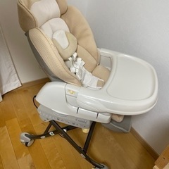 コンビ ハイ&ロースウィングラック ロアンジュ オートスィング RU-700 インナークッション付きのモデルです。 検索用 ベビーベッド ベビーチェア ベビー 赤ちゃん 机 椅子の画像