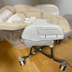 コンビ ハイ&ロースウィングラック ロアンジュ オートスィング RU-700 インナークッション付きのモデルです。 検索用 ベビーベッド ベビーチェア ベビー 赤ちゃん 机 椅子の画像