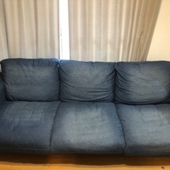 おしゃれなデニムソファの画像