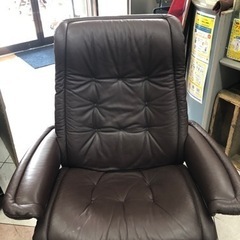 ⭐️値下げしましま⭐️?本革EKORNES?リクライニングチェアーオットマン付?️