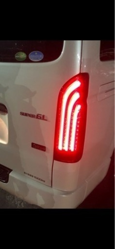 ハイエース　テールランプ