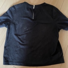 【ZARA TRAFALUC】黒Tシャツの画像