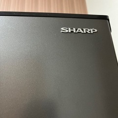 2022年製　黒色冷蔵庫　152L