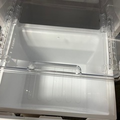 2022年製　黒色冷蔵庫　152L