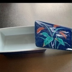 陶器の小物入れ　蓋付き