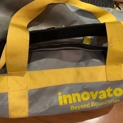 innovator ボストンキャリー　グレーの画像