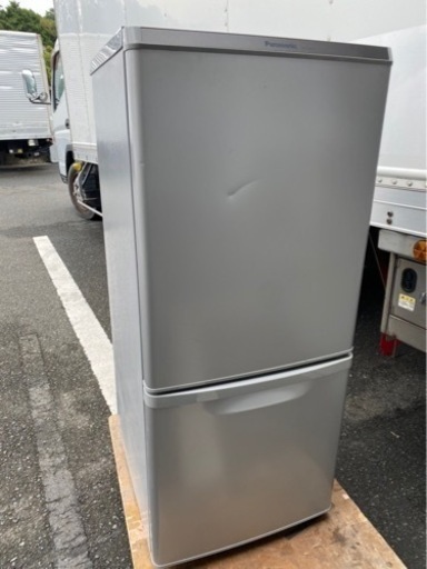 北九州市内配送無料　保証付き　2018年製パナソニック Panasonic NR-B14AW-S [パーソナル搭載冷蔵庫 (138L・右開き) 2ドア シルバー]