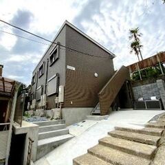 31-9築浅☆3駅3路線利用可能☆インターネット無料！