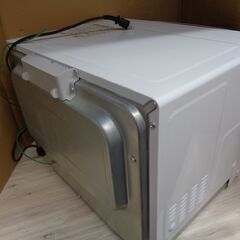 世田谷区近辺配送可能　正常作動品　2017年製　東芝 石窯ドーム ER-RD7　ホワイト　ノンフライ調理機能　スチーム(角皿式)オーブンレンジ　スタンダードモデル　ワイド＆コンパクトな石窯オーブン角皿スチームモデル　の画像