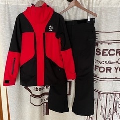 【取引中】スノーボードウェアSサイズの画像