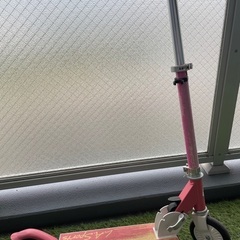 子供用キックボードの画像