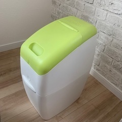 アップリカ オムツ用ゴミ箱