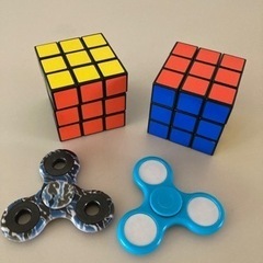 ルービックキューブとハンドスピナー
