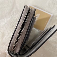 【新品】マイケルコース　折りたたみ財布 定価44,000円ホワイト系×グレー系の画像