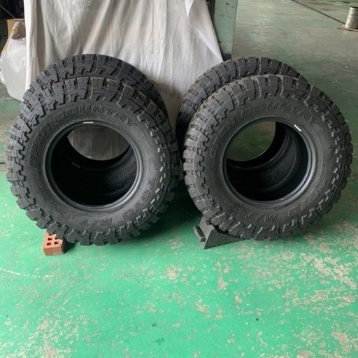 トーヨータイヤ　オープンカントリーＭ/Ｔ　305/70R16 中古