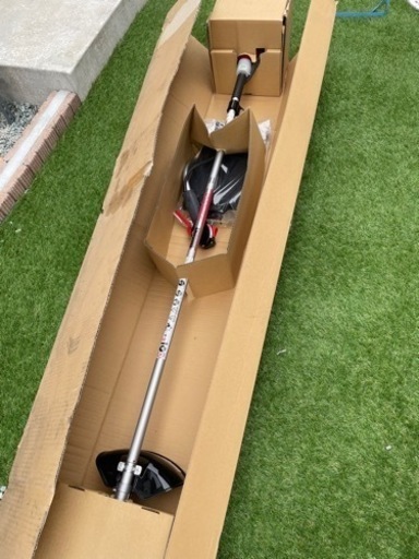 【決まりました】【新品未使用】草刈機　新ダイワssr2601