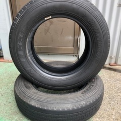 工賃等全部込み　トラック用　中古タイヤ2本　ダイナ　アトラス等