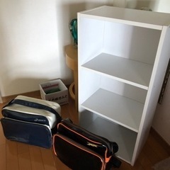 (取引先決まりました)冷風機、カラーボックス，エナメルバッグ