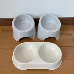 ペット用エサ入れ  ダイソー