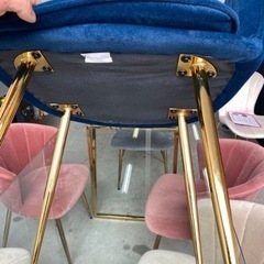 青い椅子★脚金色★の画像