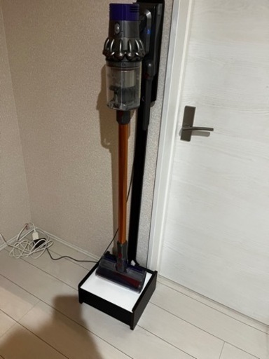 Dysoncyclonev10fluffy ダイソン収納スタンド・アタッチメント付き