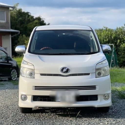 ヴォクシー ZRR70 8人乗り