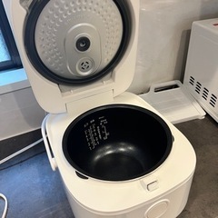 ⭐️【6月30日まで限定】⭐️炊飯器　IH 炊飯ジャー　5.5合の画像