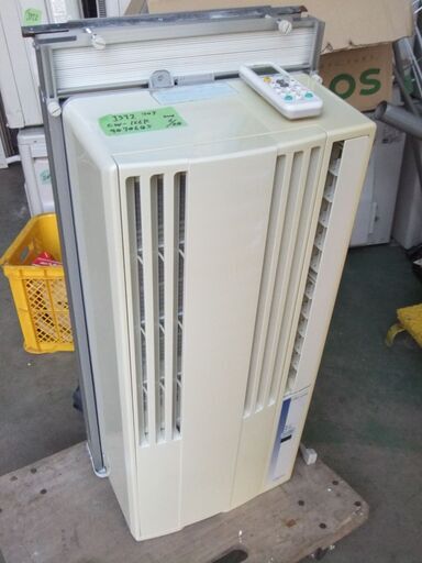 J3721　コロナ　窓用エアコン　冷房専用　主に4.5畳～６畳  型番CW-166R　枠付き