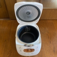 【美品】炊飯器　5.5合炊きの画像
