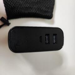 Anker 充電器兼モバイルバッテリーの画像