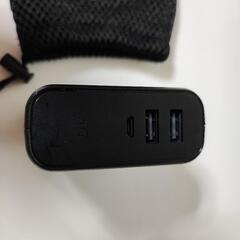 Anker 充電器兼モバイルバッテリーの画像