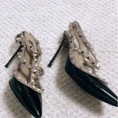 美品！VALENTINO バレンティノ ロックスタッズ ヒール パンプスの画像