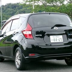 ノート1.2e-POWER/X【実走6万キロ】車検R6年5月迄・エマージェンシーB・レーン逸脱センサー・SDナビ・フルセグ地デジTV・カラーバックカメラ…の画像