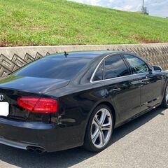 ジモティ限定売り切り掲載 アウディ　Ｓ８　整備済み 希少車　フルセグ　電動リアゲート　ＥＴＣ　バックカメラの画像