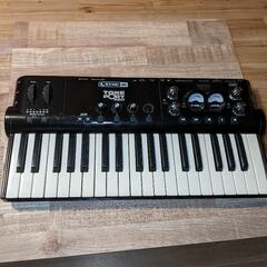 MIDIキーボード 37鍵（オーディオインターフェース内蔵）