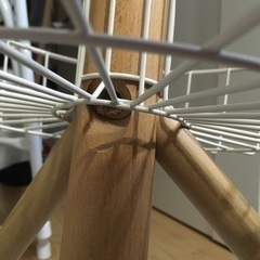 MUJI ブナ材コートスタンド、バスケット付きの画像