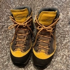 モンベル　トレッキングシューズ