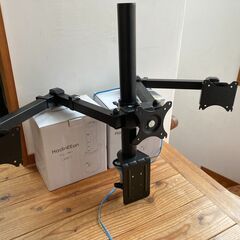 3面モニターアーム