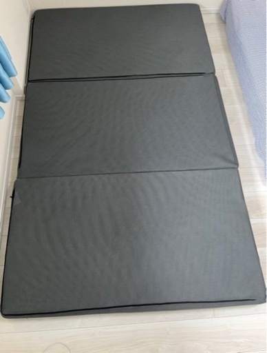 マットレス　3つ折り　120x200cm
