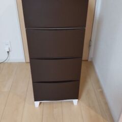 プラスチックチェスト　約34・41・87センチ