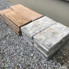 ⭐️取引き予定者決定中です。無料　6/26.29午前中　ガーデニング石板、ブロックなどの画像