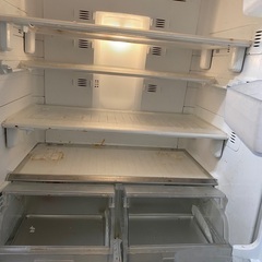 両開きドア　冷蔵庫の画像