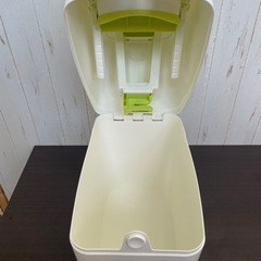 無料！Aprica (アップリカ) 紙おむつ処理ポット におわなくてポイ☆ゴミ箱☆グリーン【こちらは店舗です。浜村鹿野温泉ICから3分 買取本舗 宮本リサイクル 営業時間９～１９時 定休日水曜日】の画像